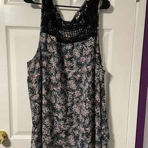 Torrid 5 Floral Tank